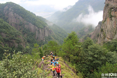 翻越八角金盘、俯看饭蒸岩——华峰游记