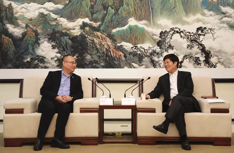 岳华峰会见平安医疗健康科技股份董事长高菁 华峰